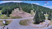 Archiviertes Webcam Bild: Blick auf die Talstation des Mont Sainte Anne am 12.07.2026 um 18:30 Uhr