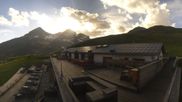 Archived webcam image showing St. Moritz Corviglia - mountain restaurant El Paradiso on 28 May 2026 at 18:15
