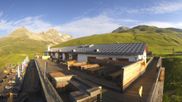 Archived webcam image showing St. Moritz Corviglia - mountain restaurant El Paradiso on 19 Jun 2026 at 07:19