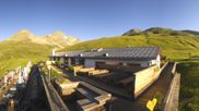 Archived webcam image showing St. Moritz Corviglia - mountain restaurant El Paradiso on 24 Jun 2026 at 07:17
