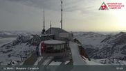 Archiviertes Webcam Bild: Corvatsch: Bergstation am 12.04.2026 um 08:50 Uhr