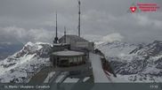 Archiviertes Webcam Bild: Corvatsch: Bergstation am 12.04.2026 um 17:50 Uhr