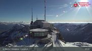 Archiviertes Webcam Bild: Corvatsch: Bergstation am 21.05.2026 um 07:30 Uhr