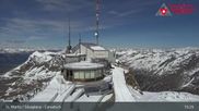 Archiviertes Webcam Bild: Corvatsch: Bergstation am 21.05.2026 um 15:30 Uhr