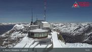 Archiviertes Webcam Bild: Corvatsch: Bergstation am 21.05.2026 um 13:30 Uhr