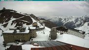 Archiviertes Webcam Bild: Stilfserjoch: Albergo Quarto Pirovano am 12.04.2026 um 14:01 Uhr