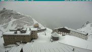 Archiviertes Webcam Bild: Stilfserjoch: Albergo Quarto Pirovano am 13.04.2026 um 07:55 Uhr