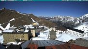 Archived webcam image showing Albergo Quarto Pirovano, Passo Stelvio on 25 Apr 2026 at 16:24