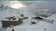 Archived webcam image showing Albergo Quarto Pirovano, Passo Stelvio on 12 May 2026 at 06:57