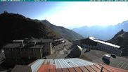 Archived webcam image showing Albergo Quarto Pirovano, Passo Stelvio on 3 Aug 2026 at 08:10
