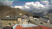 Archived webcam image showing Albergo Quarto Pirovano, Passo Stelvio on 3 Aug 2026 at 14:10