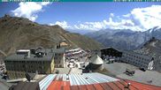 Archived webcam image showing Albergo Quarto Pirovano, Passo Stelvio on 3 Aug 2026 at 12:10