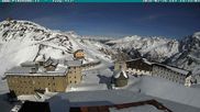 Archiviertes Webcam Bild: Stilfserjoch: Albergo Quarto Pirovano am 26 Feb 2026 um 14:08 Uhr