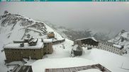 Archiviertes Webcam Bild: Stilfserjoch: Albergo Quarto Pirovano am 18.03.2026 um 08:41 Uhr