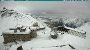Archived webcam image showing Albergo Quarto Pirovano, Passo Stelvio on 29 Mar 2026 at 10:08