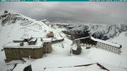 Archived webcam image showing Albergo Quarto Pirovano, Passo Stelvio on 29 Mar 2026 at 12:08