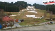 Archiviertes Webcam Bild: Blick auf die Abfahrt im Schidorf Kirchbach, Waldviertel am 12.04.2026 um 10:10 Uhr