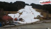 Archived webcam image showing Lift and run at the ski resort Schidorf Kirchbach on 28 Mar 2026 at 10:33