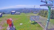 Archiviertes Webcam Bild: Klinovec: Skiareal Neklid am 28.05.2026 um 12:46 Uhr