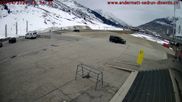 Archiviertes Webcam Bild: Andermatt: Parkplatz Gemsstockbahn am 12.04.2026 um 16:46 Uhr