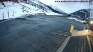 Archiviertes Webcam Bild: Andermatt: Parkplatz Gemsstockbahn am 13.04.2026 um 06:36 Uhr