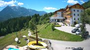 Archiviertes Webcam Bild: Kärnten: Hotel Glocknerhof mit Freibad und Wasserrutsche am 29.05.2026 um 12:02 Uhr