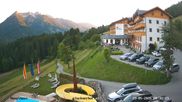 Archiviertes Webcam Bild: Kärnten: Hotel Glocknerhof mit Freibad und Wasserrutsche am 29.05.2026 um 20:02 Uhr