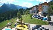 Archiviertes Webcam Bild: Kärnten: Hotel Glocknerhof mit Freibad und Wasserrutsche am 12.07.2026 um 14:37 Uhr