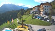 Archiviertes Webcam Bild: Kärnten: Hotel Glocknerhof mit Freibad und Wasserrutsche am 12.10.2026 um 14:07 Uhr