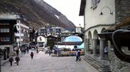 Archived webcam image showing Zermatt - Centre on 13 Apr 2026 at 10:52