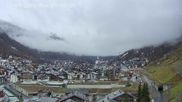 Archiviertes Webcam Bild: Zermatt: Blick über das Dorf von Spiss am 13.04.2026 um 07:05 Uhr