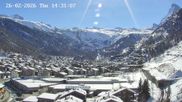 Archiviertes Webcam Bild: Zermatt: Blick über das Dorf von Spiss am 26 Feb 2026 um 14:28 Uhr