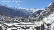 Archiviertes Webcam Bild: Zermatt: Blick über das Dorf von Spiss am 26 Feb 2026 um 12:28 Uhr