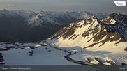 Archiviertes Webcam Bild: Davos: Parsenn Weissfluhjoch (Blick Dorftäli) am 10.05.2026 um 06:29 Uhr