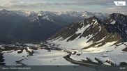 Archiviertes Webcam Bild: Davos: Parsenn Weissfluhjoch (Blick Dorftäli) am 28.05.2026 um 07:34 Uhr