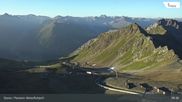 Archiviertes Webcam Bild: Davos: Parsenn Weissfluhjoch (Blick Dorftäli) am 12.07.2026 um 06:40 Uhr