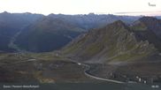 Archiviertes Webcam Bild: Davos: Parsenn Weissfluhjoch (Blick Dorftäli) am 26.08.2026 um 06:36 Uhr