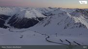 Archiviertes Webcam Bild: Davos: Parsenn Weissfluhjoch (Blick Dorftäli) am 26 Feb 2026 um 18:44 Uhr