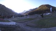Archived webcam image showing Val d'Isère Valley on 21 May 2026 at 07:14