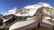 Archived webcam image showing Val d'Isère Village on 8 Apr 2026 at 08:38