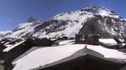 Archived webcam image showing Val d'Isère Village on 2 Apr 2026 at 14:36