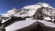 Archived webcam image showing Val d'Isère Village on 2 Apr 2026 at 10:36