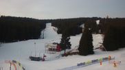 Archiviertes Webcam Bild: Skischulgelände in Klinovec am 26 Feb 2026 um 06:11 Uhr