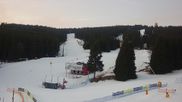 Archiviertes Webcam Bild: Skischulgelände in Klinovec am 26 Feb 2026 um 07:11 Uhr