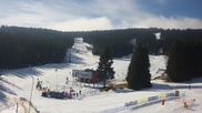 Archiviertes Webcam Bild: Skischulgelände in Klinovec am 26 Feb 2026 um 10:11 Uhr