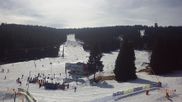 Archiviertes Webcam Bild: Skischulgelände in Klinovec am 26 Feb 2026 um 12:11 Uhr