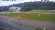 Archiviertes Webcam Bild: Biathlon Arena Nové Město - Blick zum Schießstand am 12.07.2026 um 14:24 Uhr
