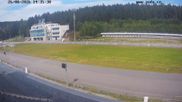 Archiviertes Webcam Bild: Biathlon Arena Nové Město - Blick zum Schießstand am 26.08.2026 um 14:23 Uhr