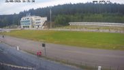 Archiviertes Webcam Bild: Biathlon Arena Nové Město - Blick zum Schießstand am 26.08.2026 um 16:23 Uhr