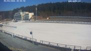 Archiviertes Webcam Bild: Biathlon Arena Nové Město - Blick zum Schießstand am 05.03.2026 um 10:04 Uhr